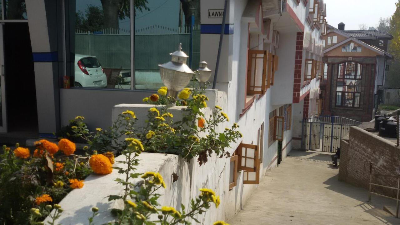 Hotel Grand City Heart Srīnagar Extérieur photo
